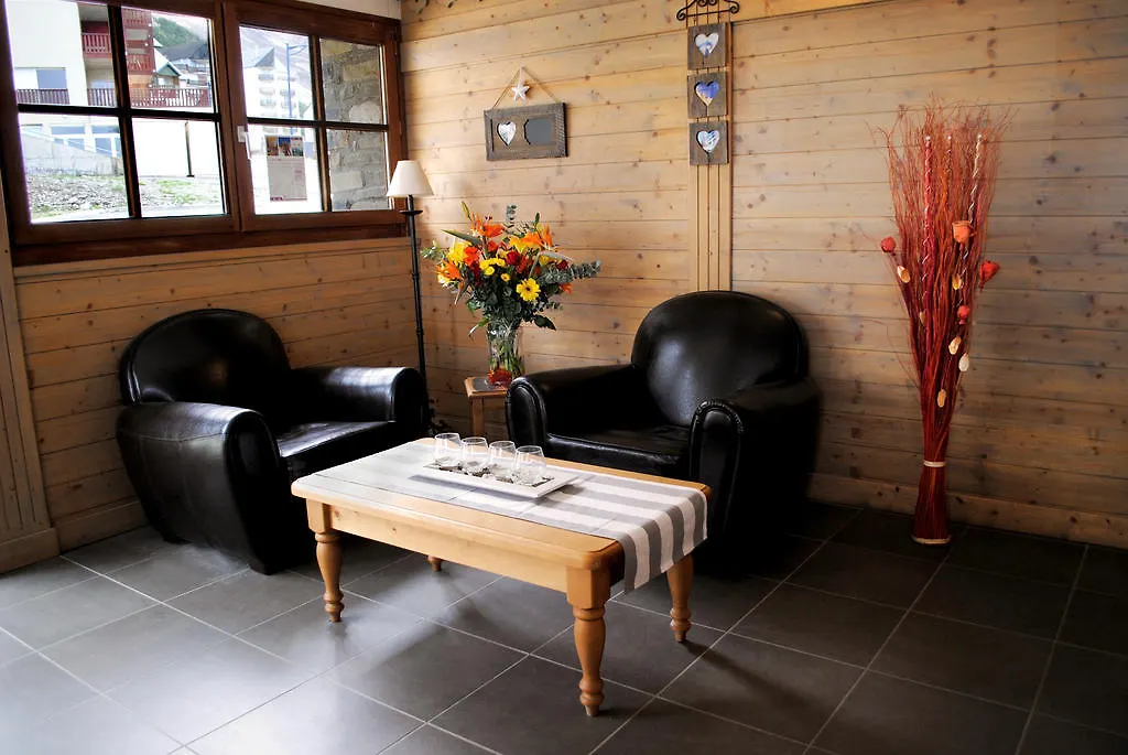 Residence Nemea Le Hameau De Balestas Germ Aparthotel